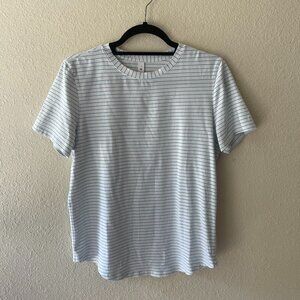 Lululemon tee, size 6, like new